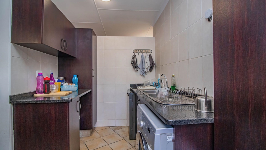 5 Bedroom Property for Sale in Fraaiuitsig Western Cape
